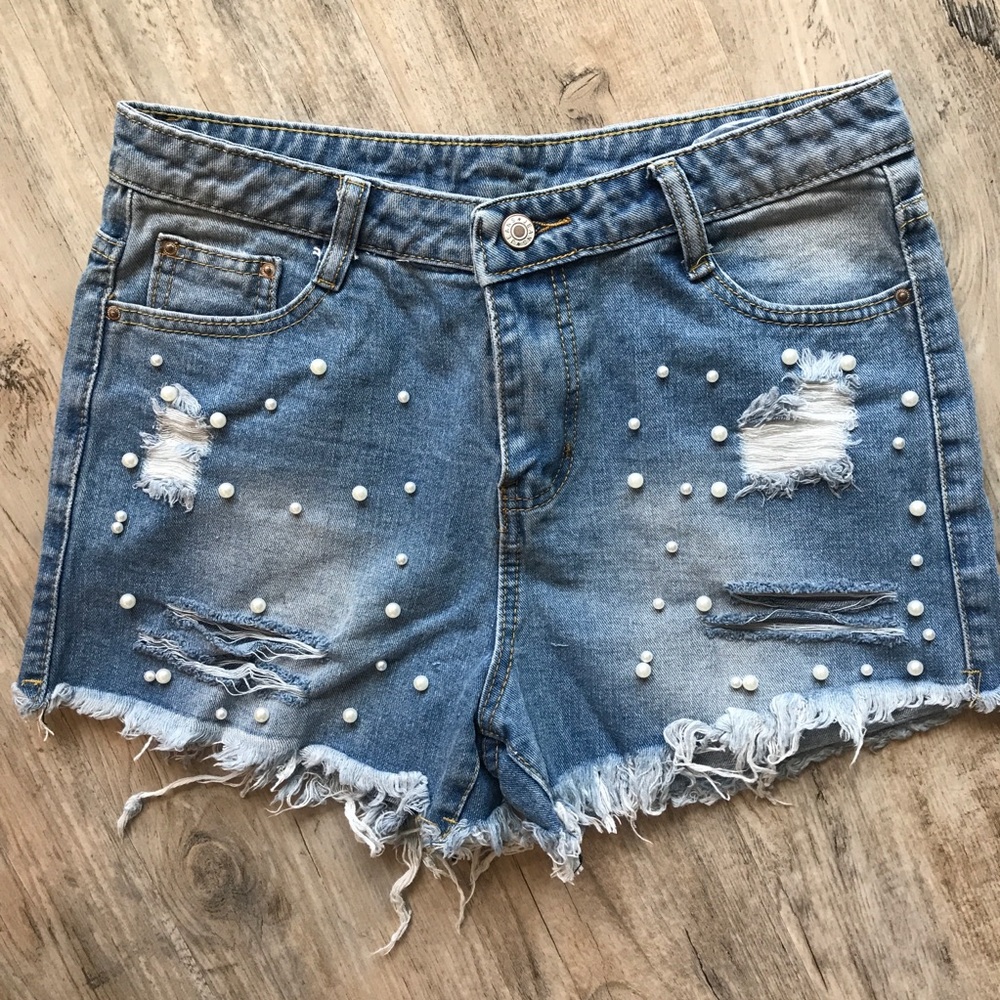 PEARL Denim cut off shorts with pearls